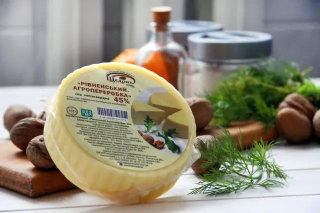 Напівтвердий сир «Рівненський. Агропереробка» 45% 300г - 4